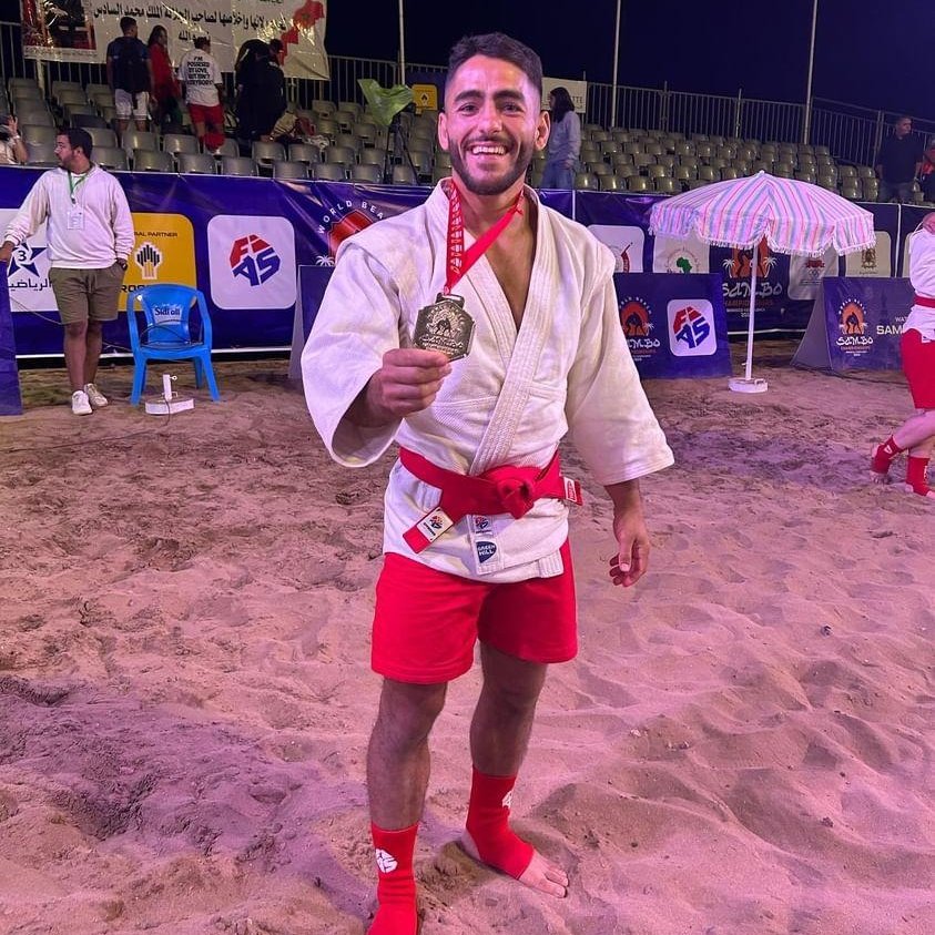 Ibai Gracia, campeón mundial de sambo playa